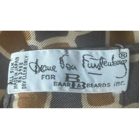 Diane Von Furstenberg for Baar & Beards All Silk Vintage Square Scarf Made Japan - Picture 3 of 4